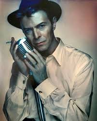 La Isla Mágica – Bowie Para El Ermitaño (11) La Isla Mágica – Bowie Para El Ermitaño (11)