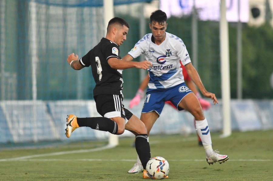 Derrota ante el CD Tenerife en el tercer test de pretemporada (0-2) Derrota ante el CD Tenerife en el tercer test de pretemporada (0-2)