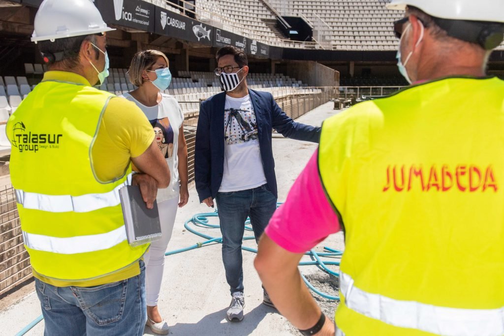 Arroyo y el Club comprueban el buen ritmo de las obras del estadio exigidas por LaLiga