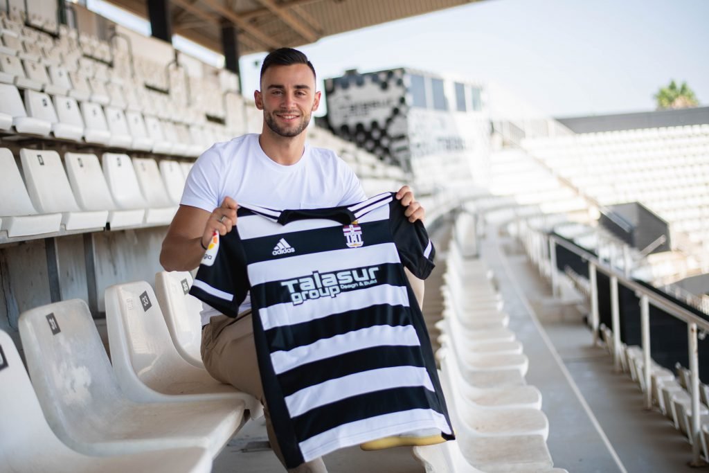 Pablo Clavería: “El FC Cartagena es el mejor sitio para seguir creciendo como jugador”