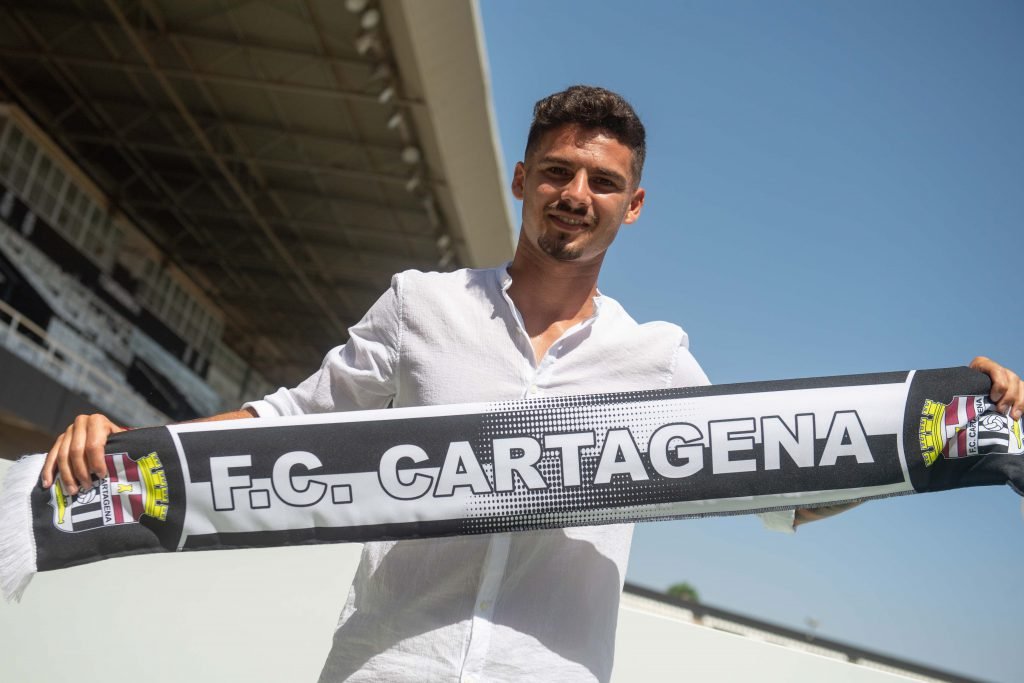 Sergio Lozano: “Venir a un gran club como el FC Cartagena era lo mejor para mí” Sergio Lozano: “Venir a un gran club como el FC Cartagena era lo mejor para mí”