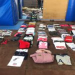 Decomisados 258 artículos de imitación en el mercadillo de Islas Menores