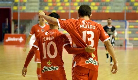 Jimbee suma su segunda victoria ante el campeón de Liga. Jimbee suma su segunda victoria ante el campeón de Liga.