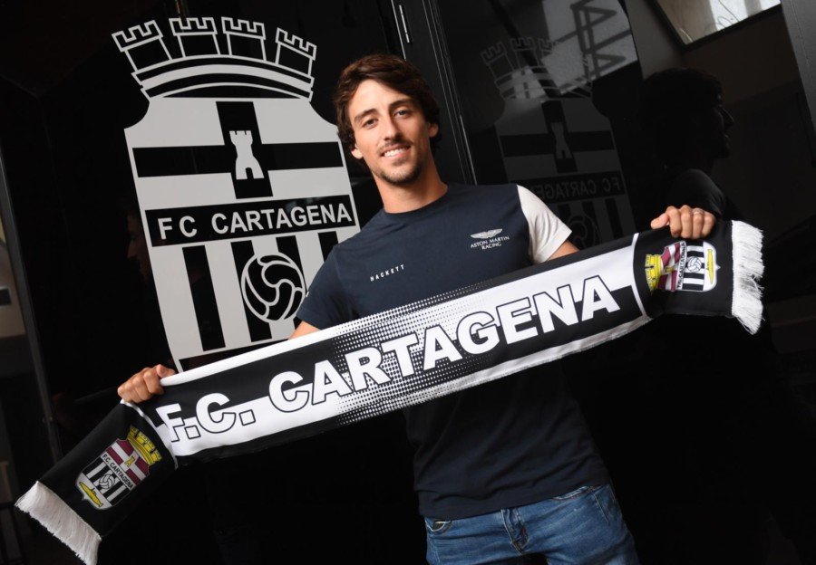 Julián Delmás: “El Club ha apostado por mí y quiero devolvérselo en el campo”