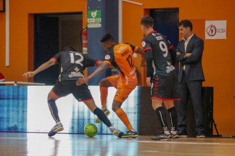 Jimbee regresa de vacío tras su paso por Burela Jimbee regresa de vacío tras su paso por Burela