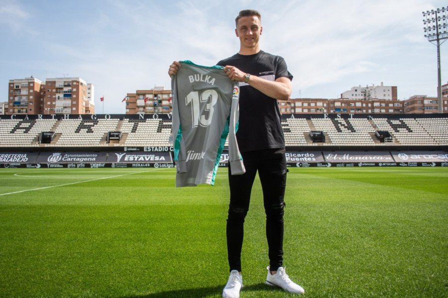 Marcin Bulka: “Mi objetivo es el de crecer deportivamente de la mano del club”