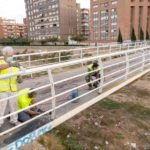 Infraestructuras renueva la pasarela peatonal de la Rambla de Benipila