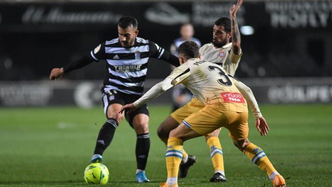 El Espanyol remonta el gol de Elady y se lleva el triunfo del Cartagonova (1-3)