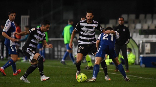 El FC Cartagena cae derrotado ante el Sabadell en el Cartagonova (1-2)