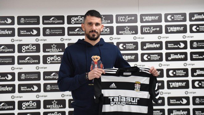 Datkovic: “Vengo a ayudar a mejorar la defensa pero eso es responsabilidad de todo el equipo”