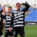 Teddy y Uri marcan la diferencia en el derbi cartagenero (2-0) Teddy y Uri marcan la diferencia en el derbi cartagenero (2-0)