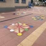 Los colegios de Cartagena estrenan patios interactivos con juegos tradicionales