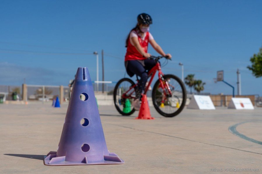 La Vuelta Junior Cofidis echa a rodar en Cartagena con sus Aulas Ciclistas sobre educación vial y hábitos de vida saludables La Vuelta Junior Cofidis echa a rodar en Cartagena con sus Aulas Ciclistas sobre educación vial y hábitos de vida saludables