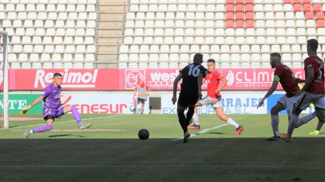 Victoria del FC Cartagena ‘B’ en el Enrique Roca que le permite soñar con el ascenso (1-2)