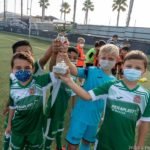 Los jóvenes protagonistas del fútbol base levantan sus trofeos en el cierre de la temporada 2020-2021