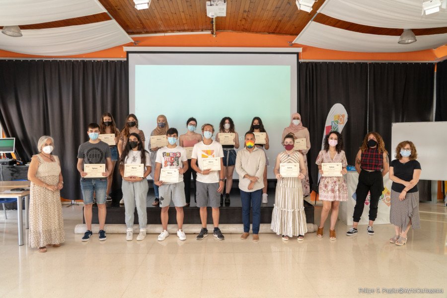 La Concejalía de Juventud entrega los diplomas a los 29 corresponsales juveniles de este curso La Concejalía de Juventud entrega los diplomas a los 29 corresponsales juveniles de este curso