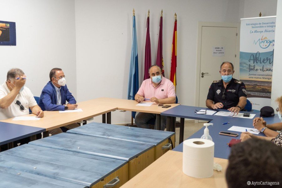 El Ayuntamiento reclama más efectivos a Delegación de Gobierno para atajar el botellón en Las Dunas