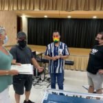 Los participantes del curso ‘Iniciación de sonido de directo’ recogen sus diplomas