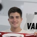 Vallés firma su contrato con el FC Cartagena Vallés firma su contrato con el FC Cartagena