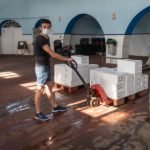 Los pescadores de Cartagena donan más de mil kilos de pescado a los necesitados