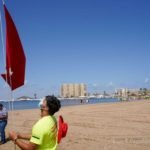 Ocho playas del Mar Menor se cierran para facilitar su limpieza