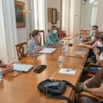 El Gobierno local explica a la Plataforma la paralización de la demolición de la cárcel de San Antón El Gobierno local explica a la Plataforma la paralización de la demolición de la cárcel de San Antón