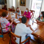 La línea de autobús de La Palma pasará a ser municipal y ampliará frecuencias para dar servicio a los alumnos del instituto y la Universidad