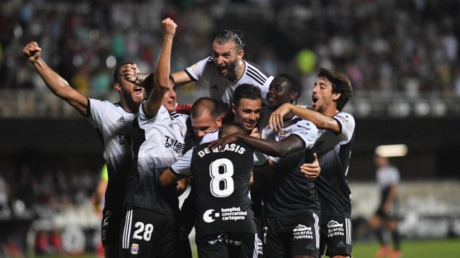 Gran remontada del Efesé para sumar tres puntos más (2-1)