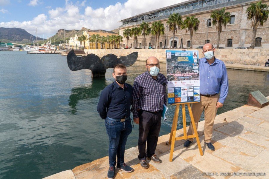 Pescadores de toda España compiten este domingo en la Cola de Ballena