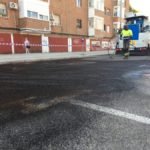 La explanada del centro comercial Cenit renueva su asfalto La explanada del centro comercial Cenit renueva su asfalto