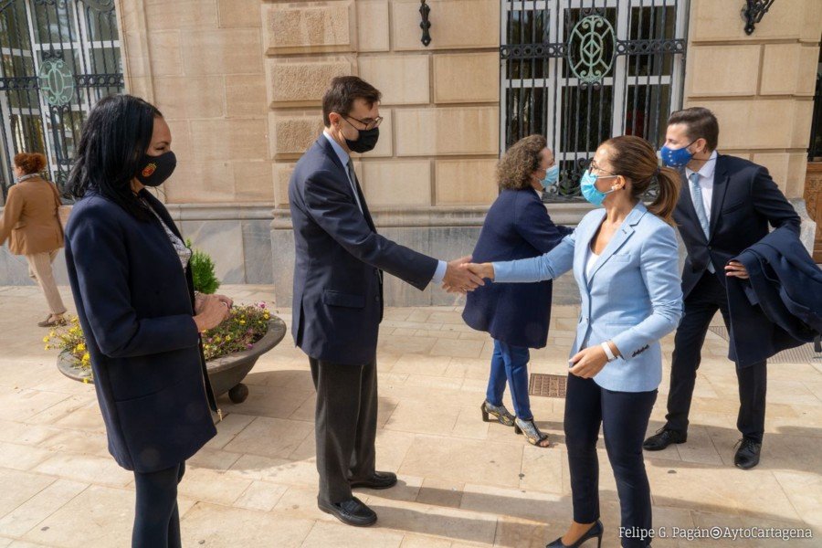 La vicealcaldesa aborda con el Secretario de Estado para la Unión Europea los proyectos de movilidad de Cartagena