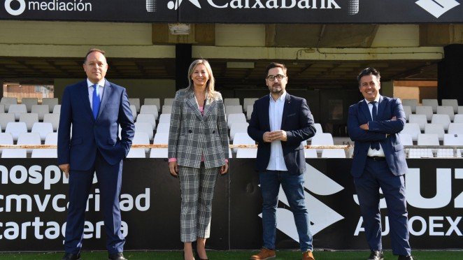 CaixaBank, patrocinador oficial del FC Cartagena para la vigente temporada