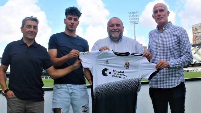 Antonio Sánchez renueva su compromiso con el proyecto del FC Cartagena