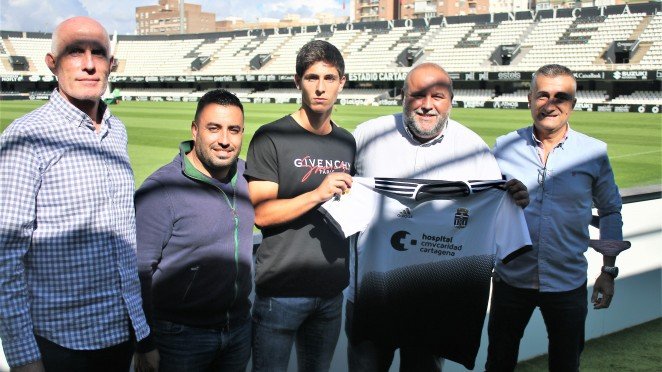 El defensa ‘Farru’ renueva su contrato con el FC Cartagena