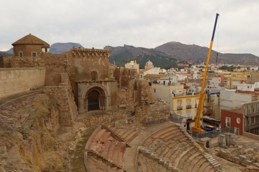 Patrimonio contrata 5 sondeos para determinar el origen de las filtraciones de la fachada sur de la Catedral