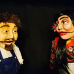 Más de cuatrocientos vecinos de barrios y diputaciones han disfrutado del circuito municipal de teatro