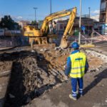 El Ayuntamiento de Cartagena trabaja en la reparación de una tubería de alcantarillado en la rotonda de la calle Trafalgar con Juan Fernández El Ayuntamiento de Cartagena trabaja en la reparación de una tubería de alcantarillado en la rotonda de la calle Trafalgar con Juan Fernández