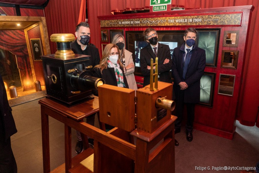 La exposición ‘Empieza el espectáculo’ invita a conocer el nacimiento del cine y la figura de Georges Méliès La exposición ‘Empieza el espectáculo’ invita a conocer el nacimiento del cine y la figura de Georges Méliès