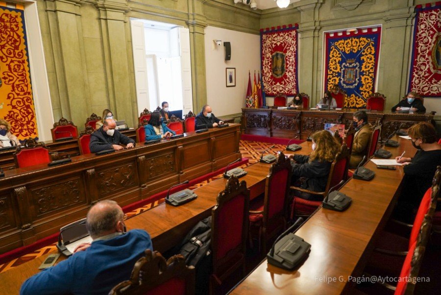 Las contrataciones de la ADLE ganarán en transparencia y eficacia al integrarse en la Mesa de Contratación municipal