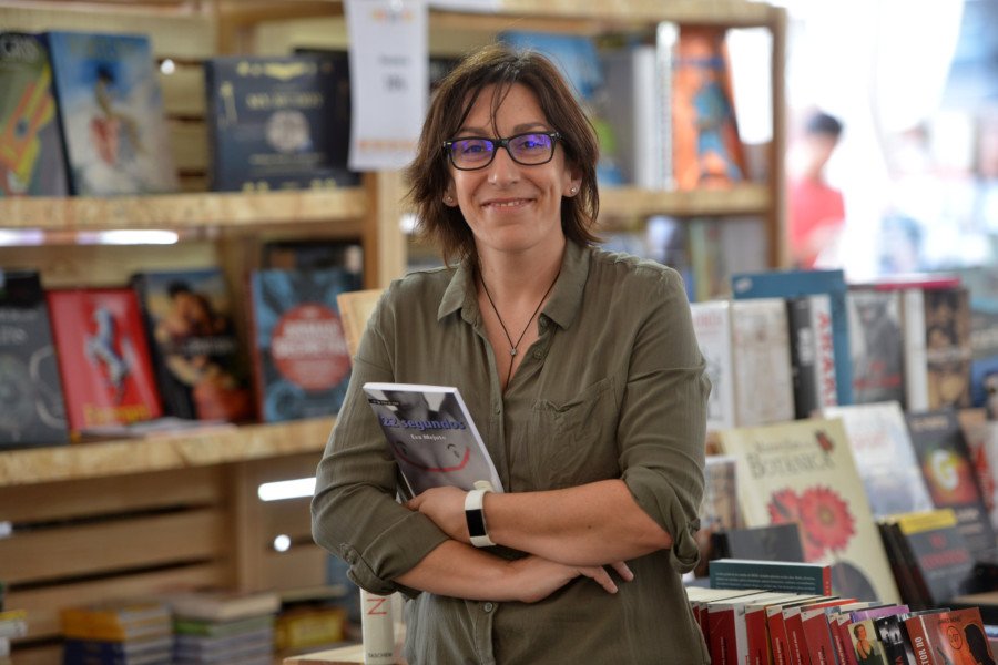 Los encuentros telemáticos del Premio Hache reciben a la escritora gallega Eva Mejuto