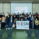 Más de 60 participantes asisten a la primera sesión de intercambio lingüístico con jóvenes erasmus Más de 60 participantes asisten a la primera sesión de intercambio lingüístico con jóvenes erasmus