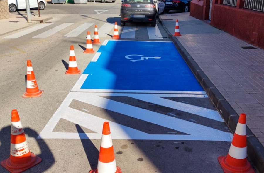 El Ayuntamiento invertirá más de 200.000 euros en rebajar aceras para mejorar la accesibilidad en el municipio