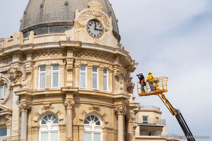 Revisan las cúpulas y cubiertas del Palacio Consistorial