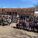 El CEIP Poeta Antonio Oliver estrena un mural tridimensional en el huerto escolar con verduras modeladas en arcilla por los escolares El CEIP Poeta Antonio Oliver estrena un mural tridimensional en el huerto escolar con verduras modeladas en arcilla por los escolares
