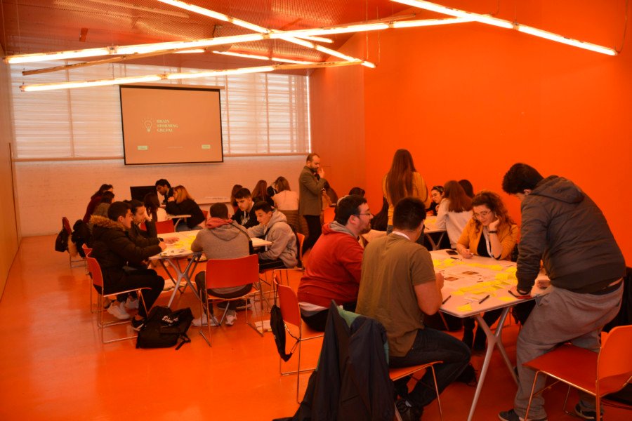 Itinere programa 8 cursos para adaptar la formación de los jóvenes a las necesidades de las empresas