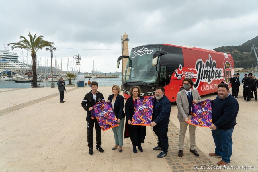 El Jimbee paseará el nombre de Cartagena por toda España en su nuevo autobús El Jimbee paseará el nombre de Cartagena por toda España en su nuevo autobús