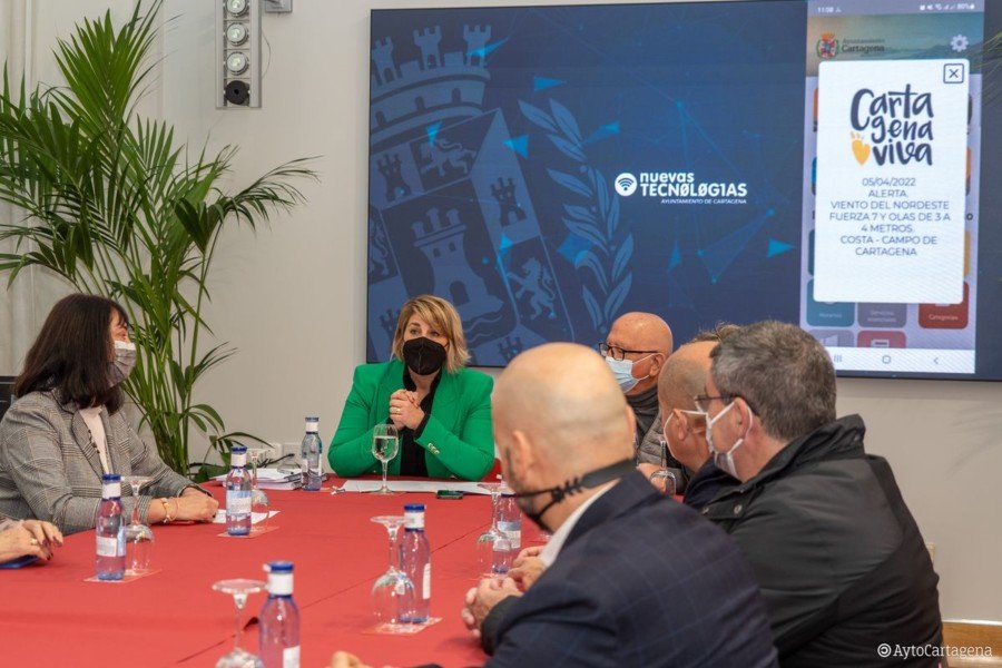 El Ayuntamiento prepara el lanzamiento de la aplicación ‘Cartagena Viva’ con el sector turístico y comercial