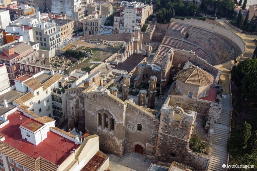El Ayuntamiento encarga al Colegio de Arquitectos el concurso de ideas para rehabilitar la Catedral Vieja El Ayuntamiento encarga al Colegio de Arquitectos el concurso de ideas para rehabilitar la Catedral Vieja