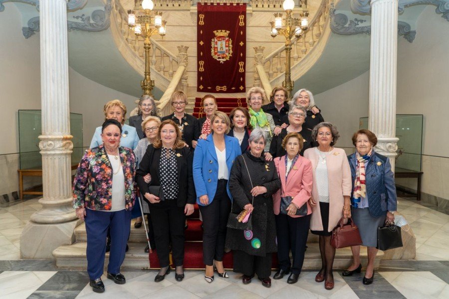 Las Nazarenas Mayores de la Semana Santa de Cartagena se reencuentran en el Palacio Consistorial Las Nazarenas Mayores de la Semana Santa de Cartagena se reencuentran en el Palacio Consistorial