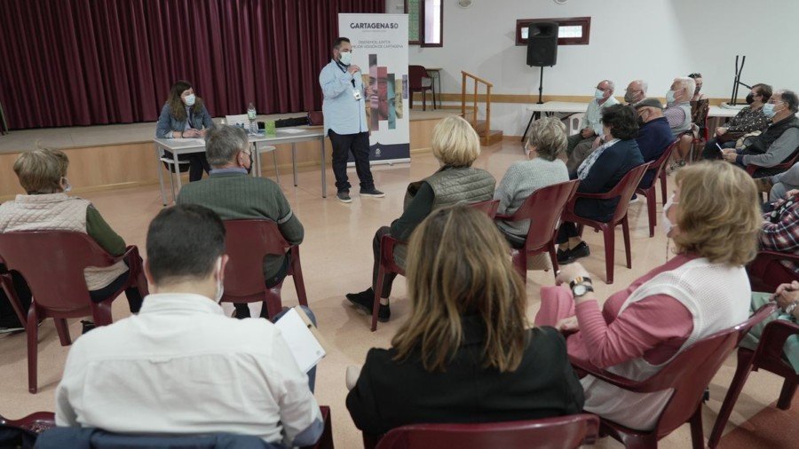 Los vecinos de Santa Ana realizan diferentes propuestas para la Agenda Urbana de Cartagena